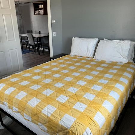 12 Ashworth Ave Suites Hampton Extérieur photo